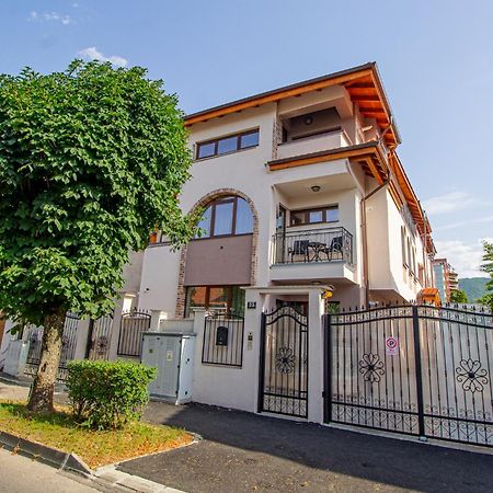 Cozy Brand New Boutique Aparthotel Μπρασόβ Εξωτερικό φωτογραφία